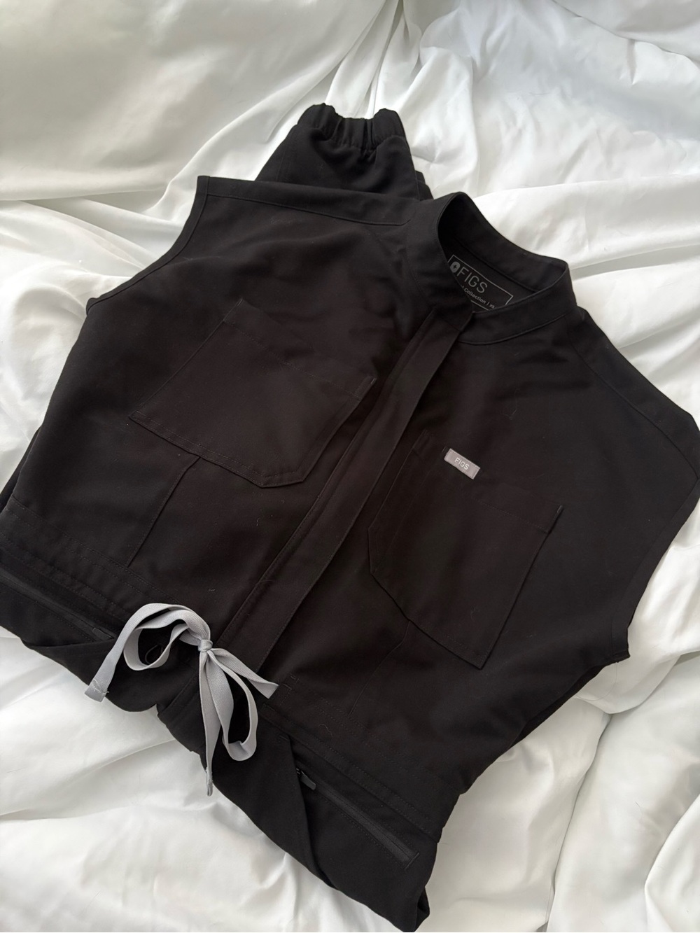 FIGS XSP Women’s Black Rafaela Cargo Jogger Petite Scrub Jumpsuit